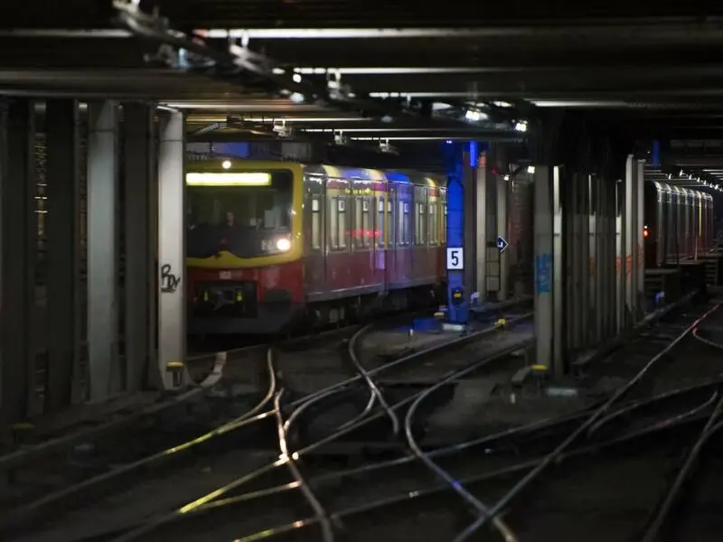 Nordsüd-Tunnel der Berliner S-Bahn ab Freitag wieder frei