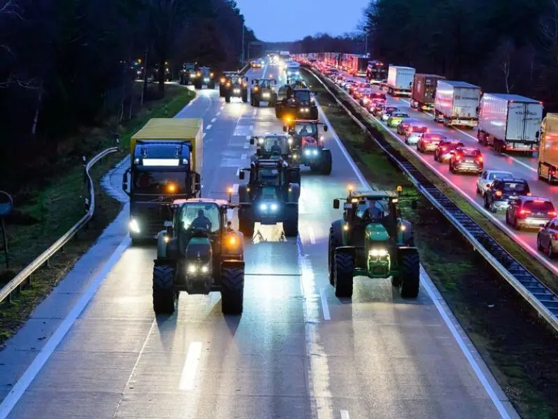 Bauern protestieren mit Traktoren