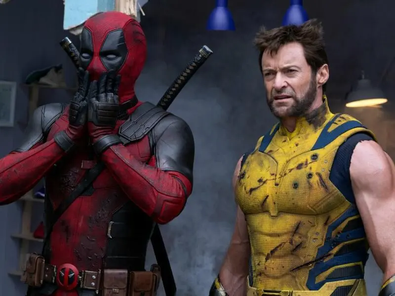 Ryan Reynolds (l) als Deadpool und Hugh Jackman als Wolverine 