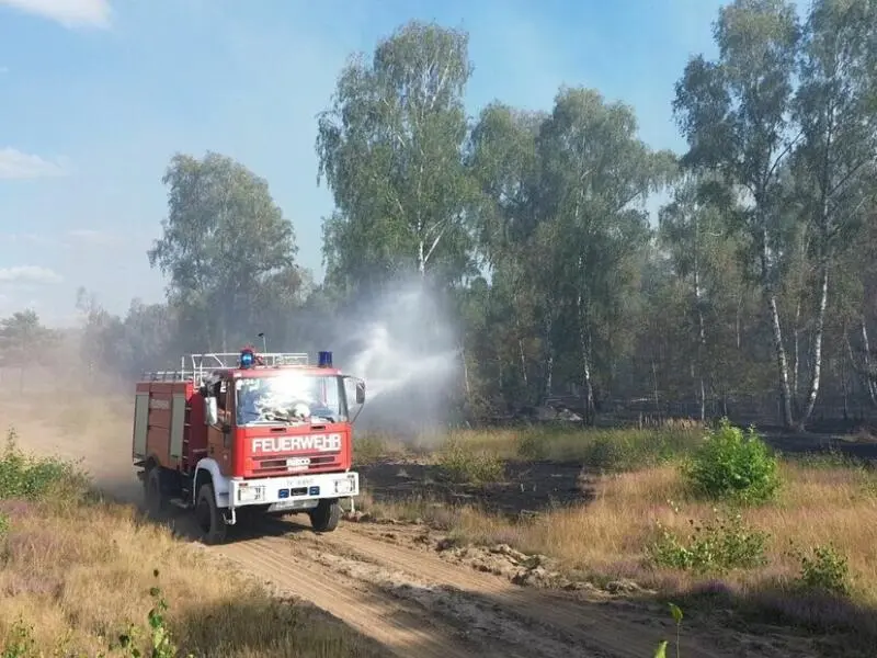 Feuerwehr bekämpft Brand