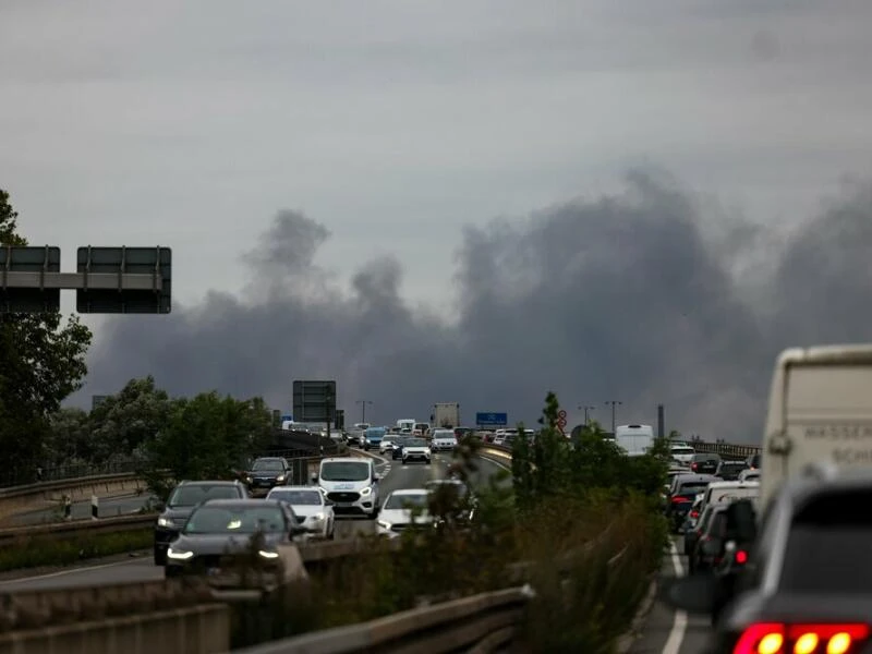 Brand in Duisburger Chemiewerk