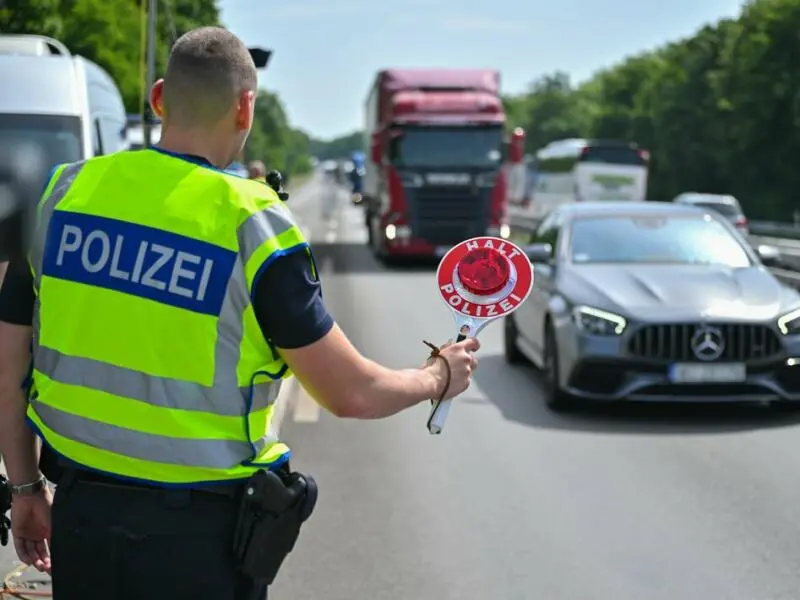 Grenzkontrolle auf der A12