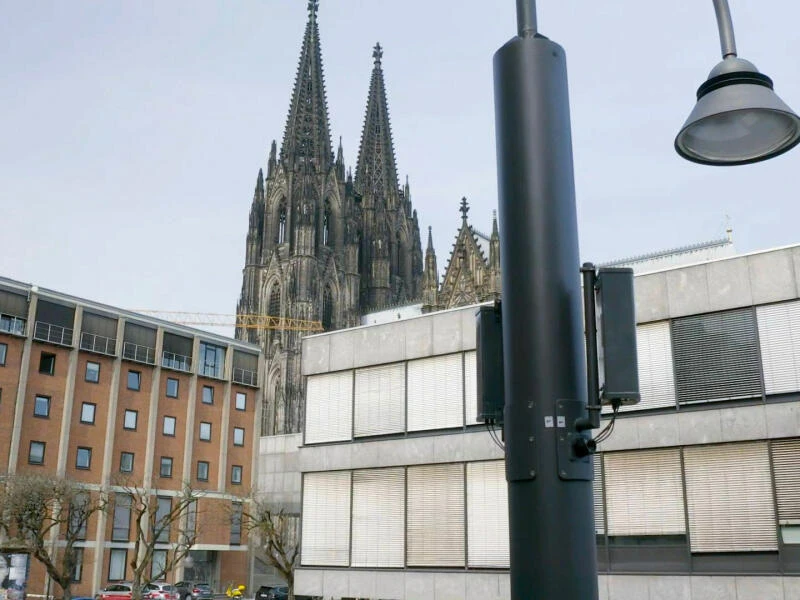 5G-Straßenlaternen in Köln: Vodafone bringt unsichtbare Mobilfunk-Technik ans Netz