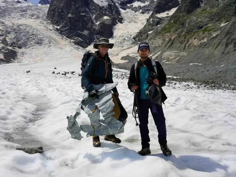 Müllsammelaktion auf dem Gletscher