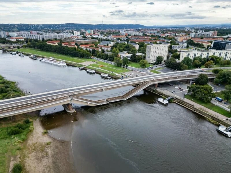 Carolabrücke in Dresden eingestürzt