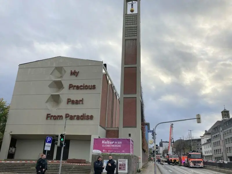 Teile von Kirchendach in Kassel eingestürzt