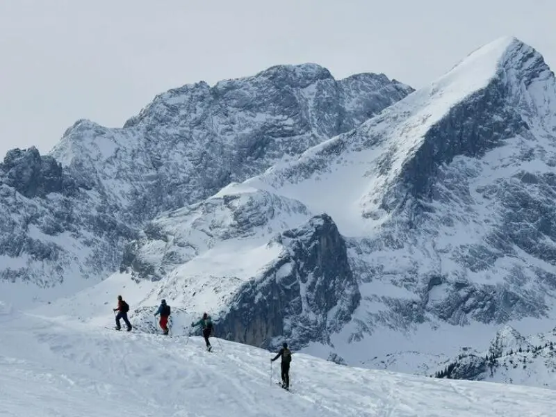 Skitourengeher im Wettersteingebirge
