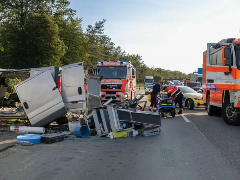 Ein Toter und ein Verletzter bei schwerem Unfall auf A3