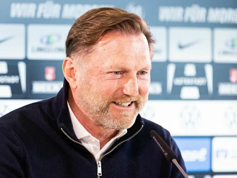 Trainer Hasenhüttl wird beim VfL Wolfsburg vorgestellt