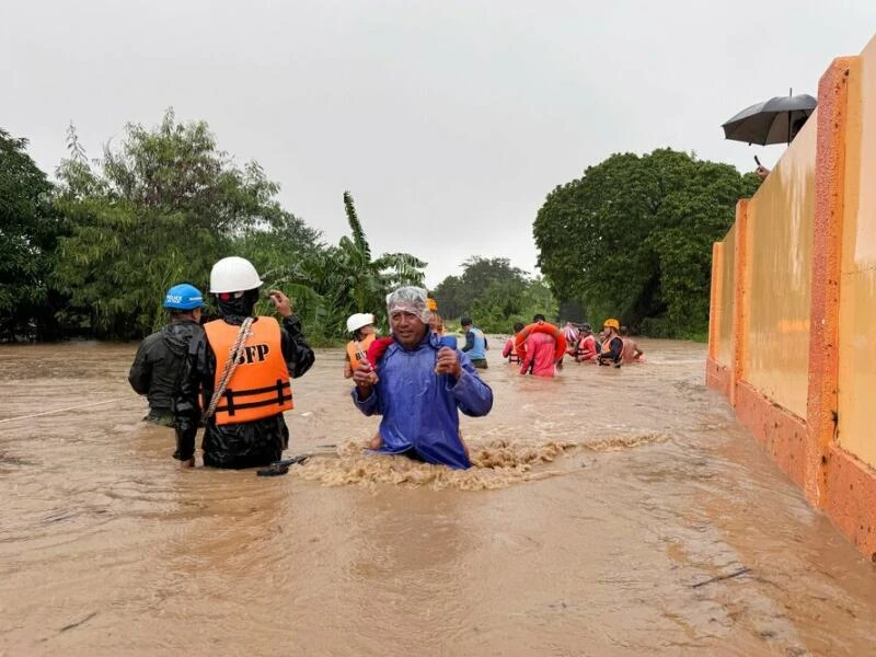 Philippinen - Taifun Krathon