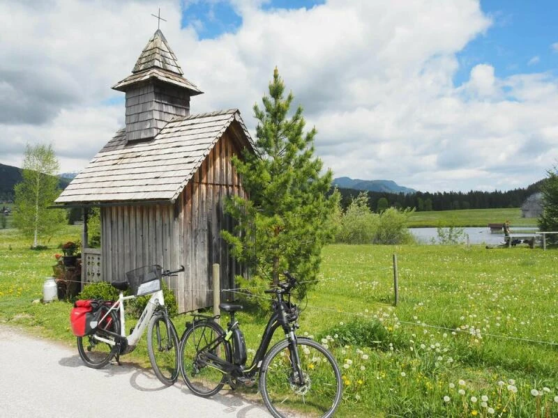 Eine Holzkapelle zwischen Bad Aussee und Trautenfels