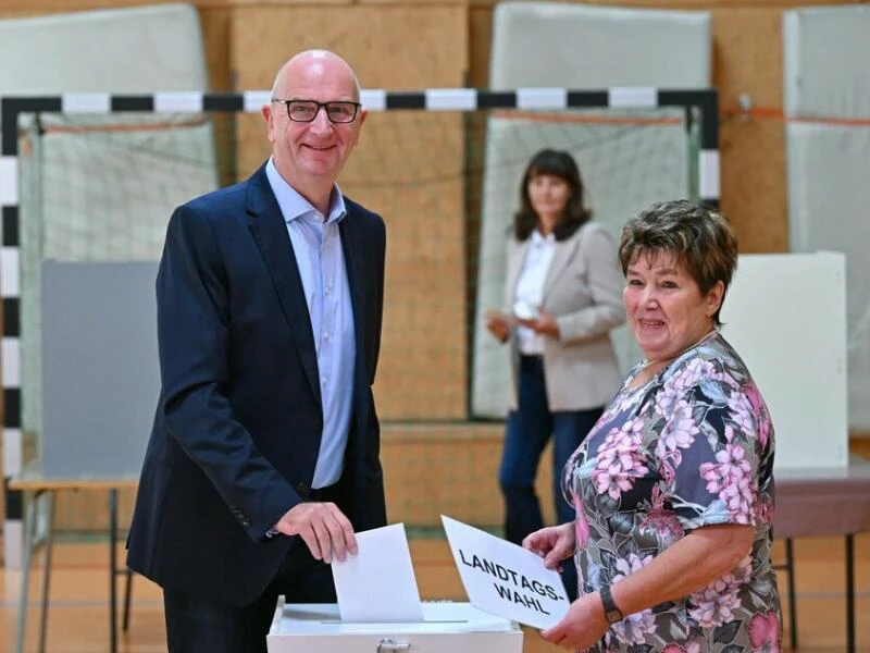 Landtagswahl in Brandenburg - Stimmabgabe Woidke