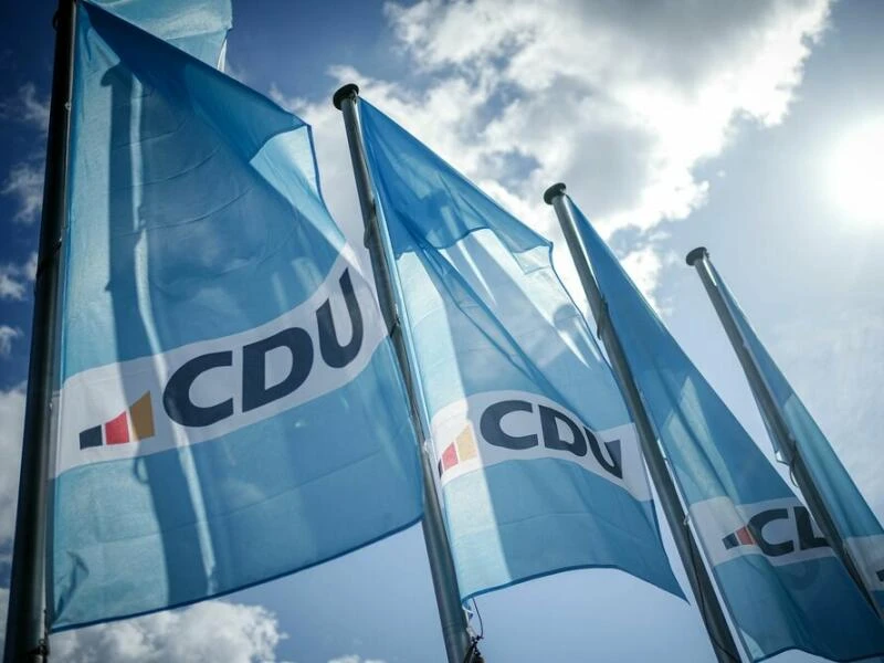 CDU-Logo auf Fahnen