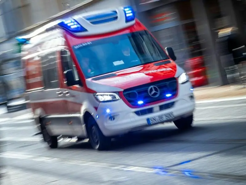 Rettungswagen mit Blaulicht