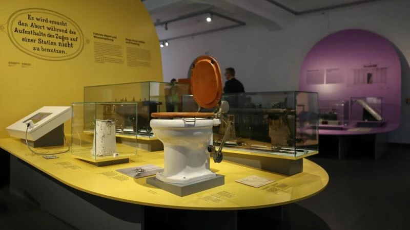 Ausstellung «Unter Druck - Die Geschichte der Zugtoilette»