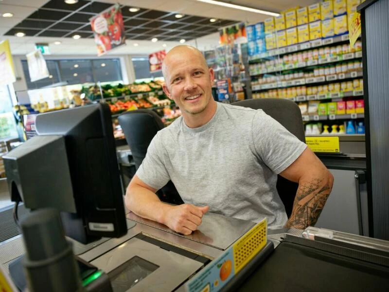 Turn-Olympiasieger Hambüchen an der Supermarkt-Kasse