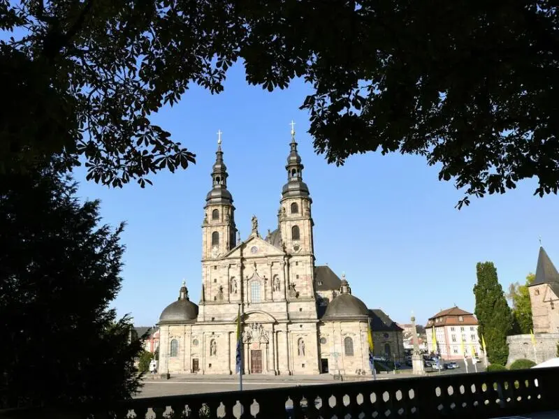 Fuldaer Dom im Sonnenschein.