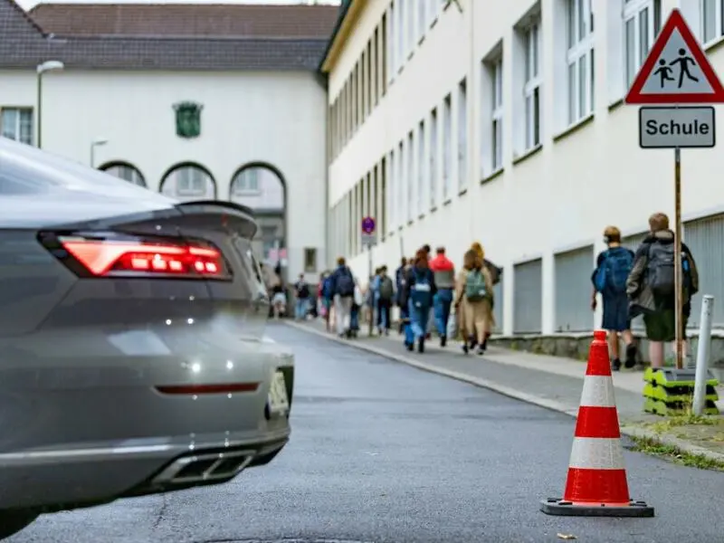 Debatte über «Eltern-Taxis» zum Schuljahresbeginn