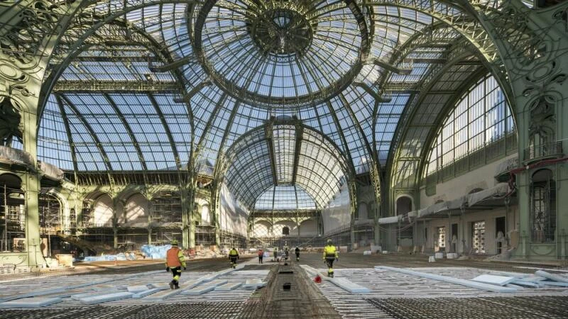 Bodenplattenarbeiten im Grand Palais Paris