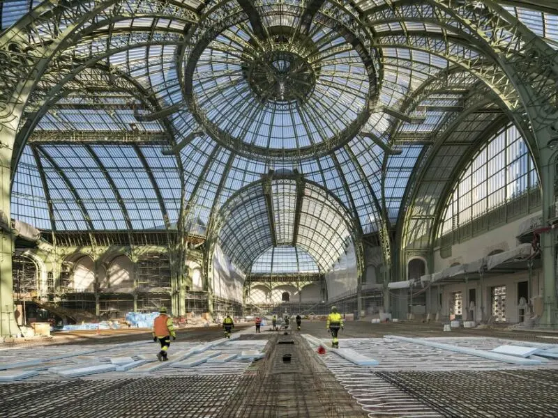 Bodenplattenarbeiten im Grand Palais Paris