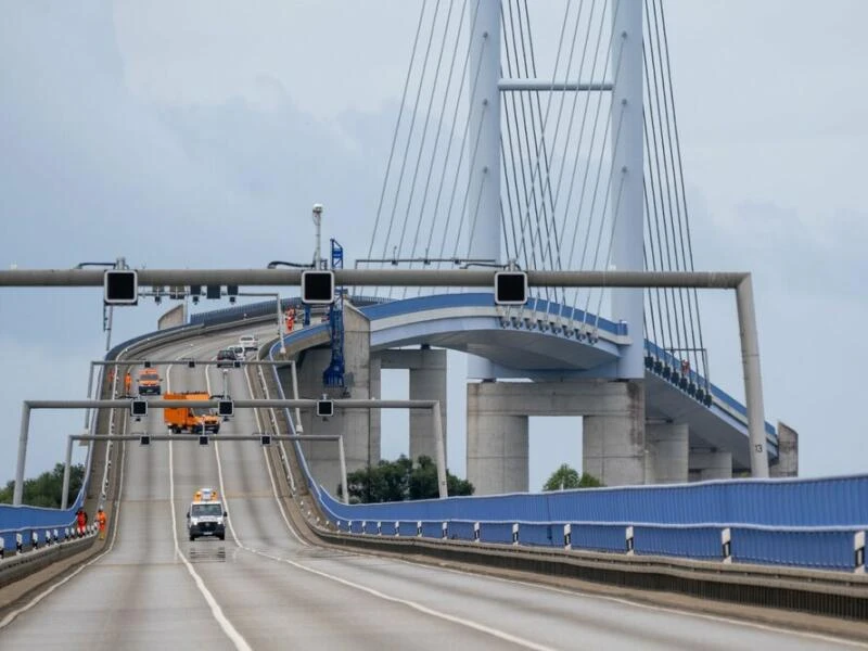 Sperrung der Rügenbrücke wegen Brückenprüfung