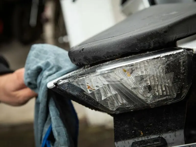 Motorrad trocknen nach Regenfahrt