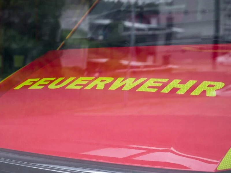 Feuerwehr löscht Brand