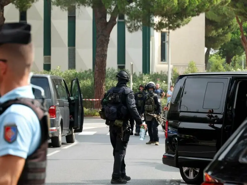 Terrorverdacht nach Explosion vor Synagoge in Südfrankreich