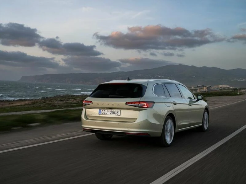 So stellt der Skoda Superb auch Luxus-Kombis in den Schatten