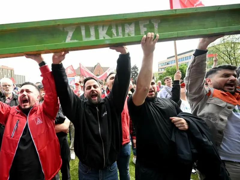 Protest-Kundgebung bei Stahlhersteller Thyssenkrupp Steel