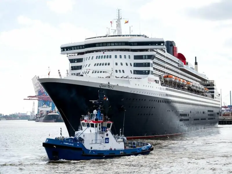 „Queen Mary 2“ in Hamburg
