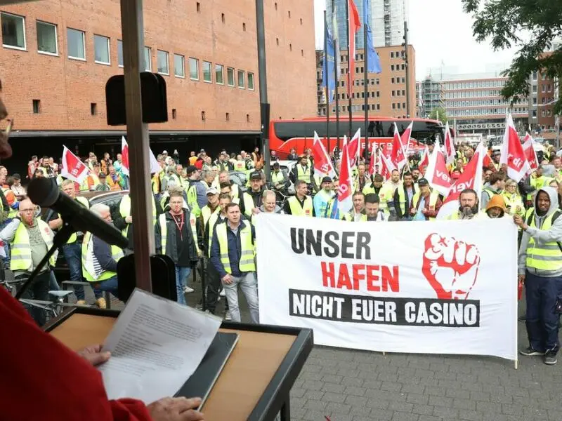 Streik und Demonstration der Hafenarbeiter in Hamburg