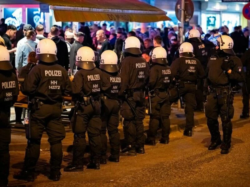 Polizeieinsatz nach Stadtderby in Hamburg