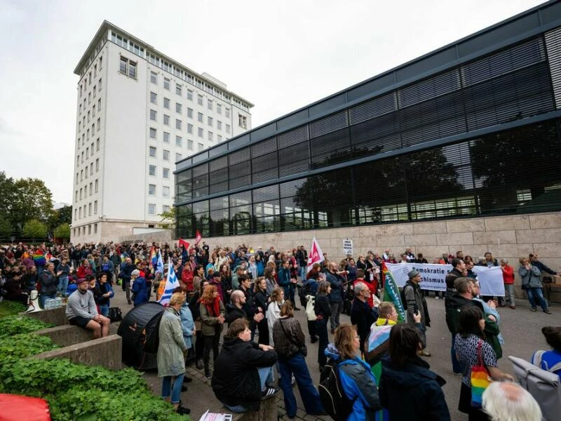 Demonstration vor der Konstituierung des Thüringer Landtags