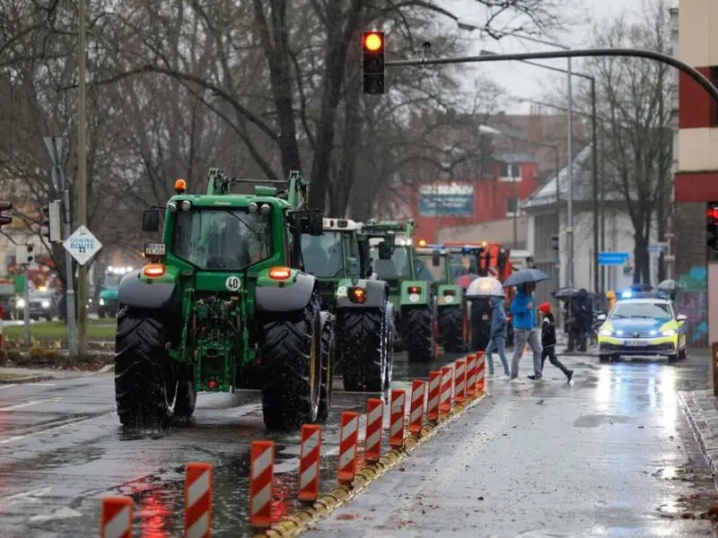 Landwirte blockieren Straße