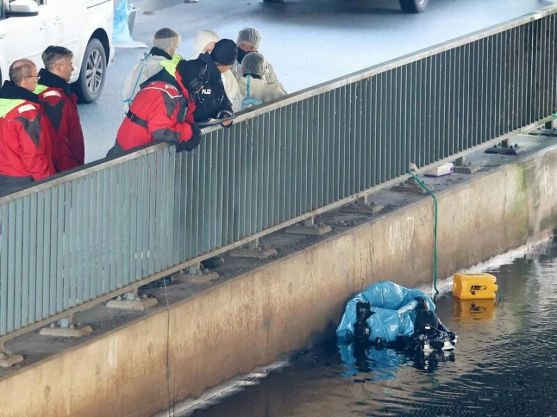 Suche nach weiteren Leichenteilen in Hamburger Kanal