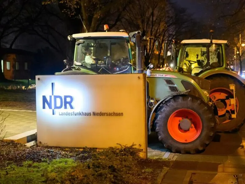 Proteste vor dem NDR in Hannover