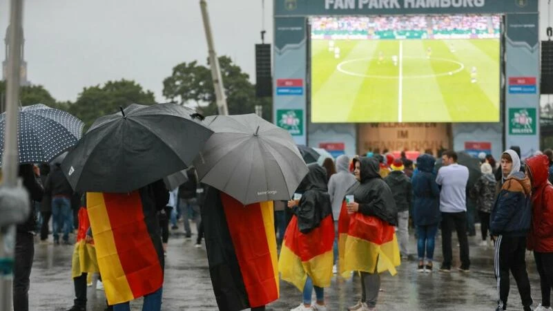 Fußballfans beim Public Viewing im Juni 2018 in Hamburg