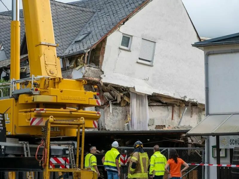 Hotel teilweise eingestürzt