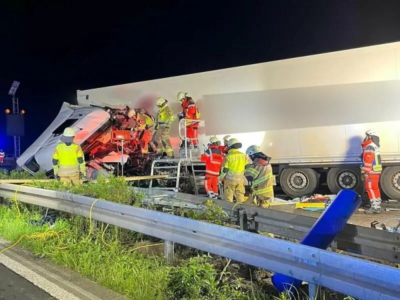 Lkw-Fahrer schwer verletzt: A4 bei Köln zeitweise gesperrt