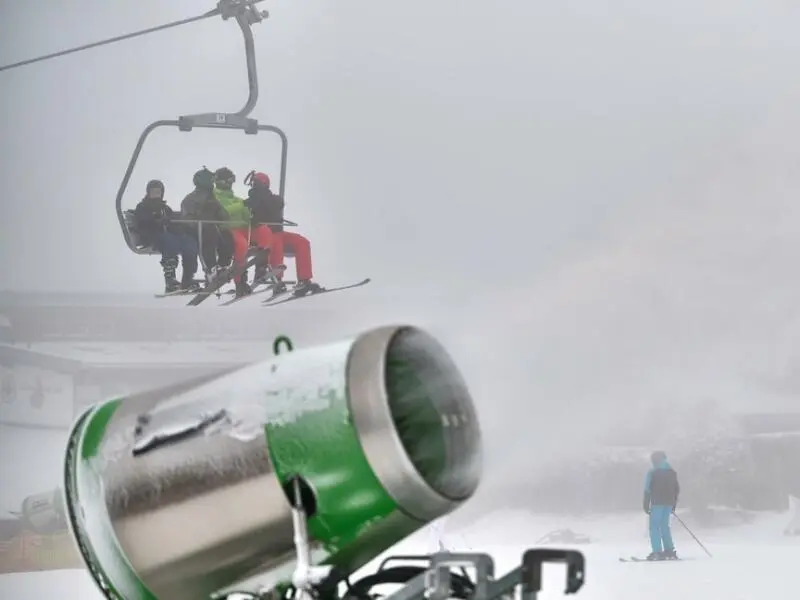 Schneekanonen schaffen großes Wintersport-Angebot im Sauerland