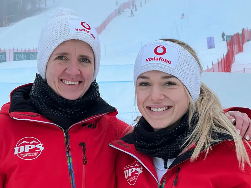 Female-Power bei den Paralympics: Das Ski-Duo Noemi Ristau und Paula Brenzel im featured-Interview
