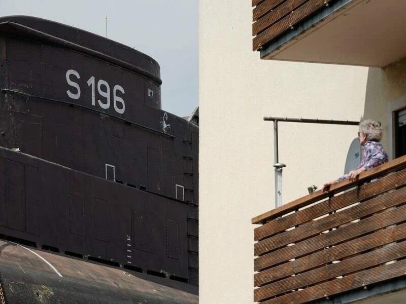 Das ausgemusterte U-Boot auf dem Weg ins Technik Museum