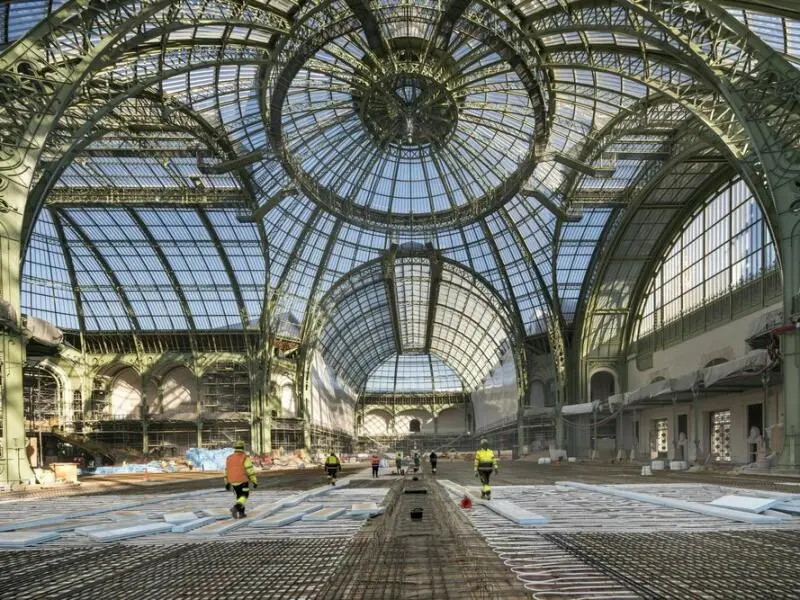 Bodenplattenarbeiten im Grand Palais Paris