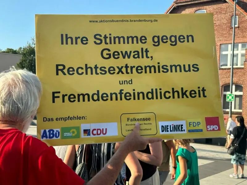 Bündnis gegen Rechts protestiert in Falkensee