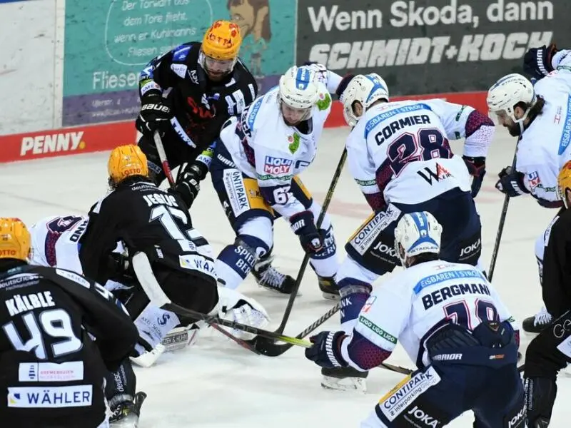 Eishockey: Fischtown Pinguins Bremerhaven - Eisbären Berlin