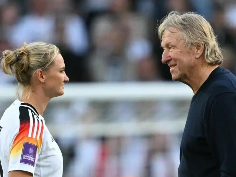 Alexandra Popp und Horst Hrubesch