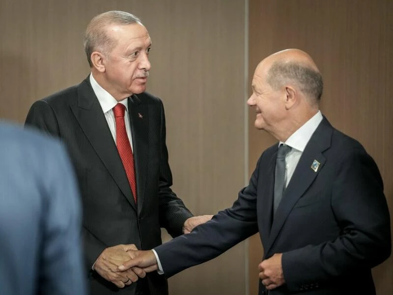 Bundeskanzler Scholz (r.) und der türkische Präsident Erdogan