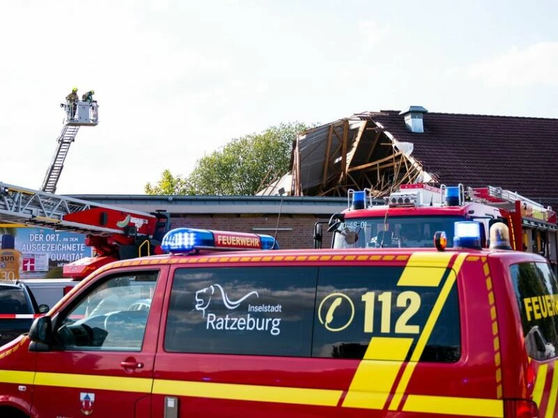 Supermarktdach in Ratzeburg eingestürzt