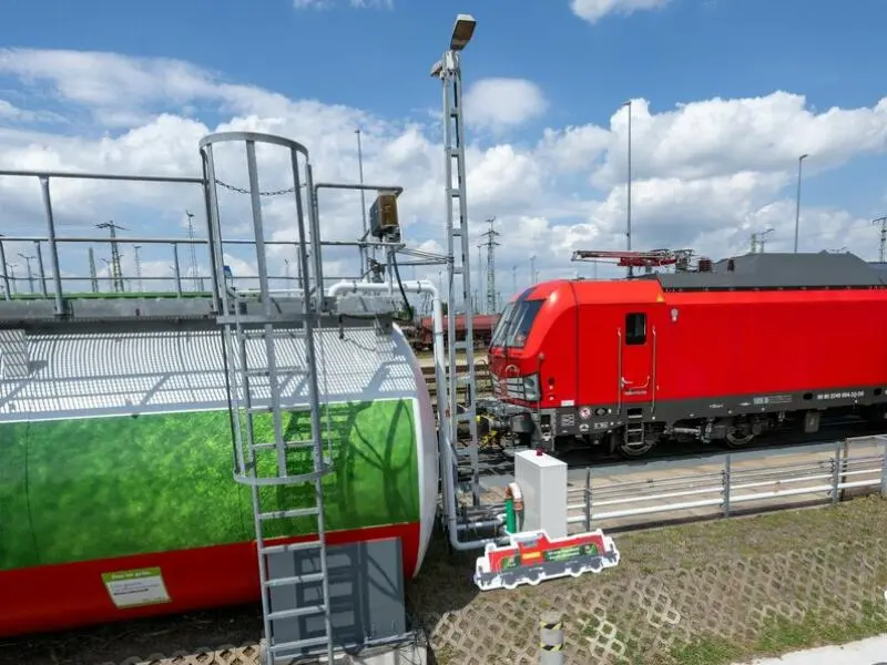 Deutsche Bahn eröffnet Tankstelle für Pflanzenöl-Diesel